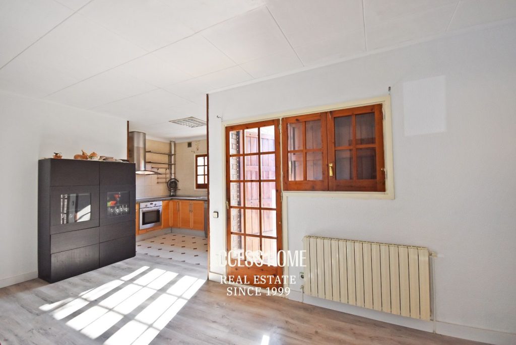 Casa unifamiliar con piscina privada en Tiana