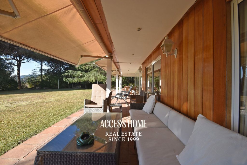 Casa con gran parcela, piscina y vistas a mar en Sant Andreu de Llavaneres