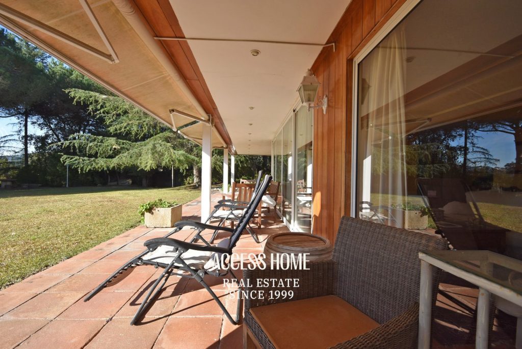 Casa con gran parcela, piscina y vistas a mar en Sant Andreu de Llavaneres