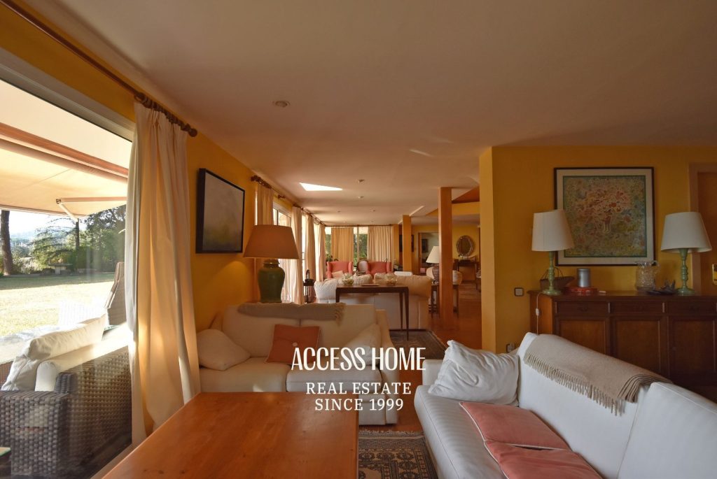 Casa con gran parcela, piscina y vistas a mar en Sant Andreu de Llavaneres
