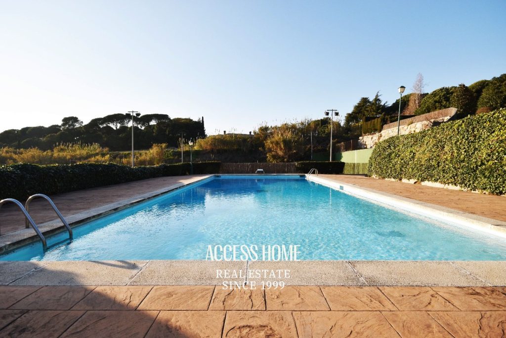 Exclusiva vivienda en  alquiler en Sant Vicenç de Montalt