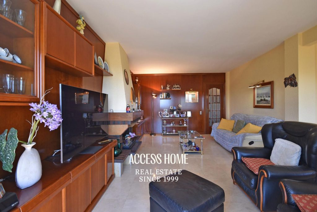 Casa con vistas a mar en zona residencial de Teiá