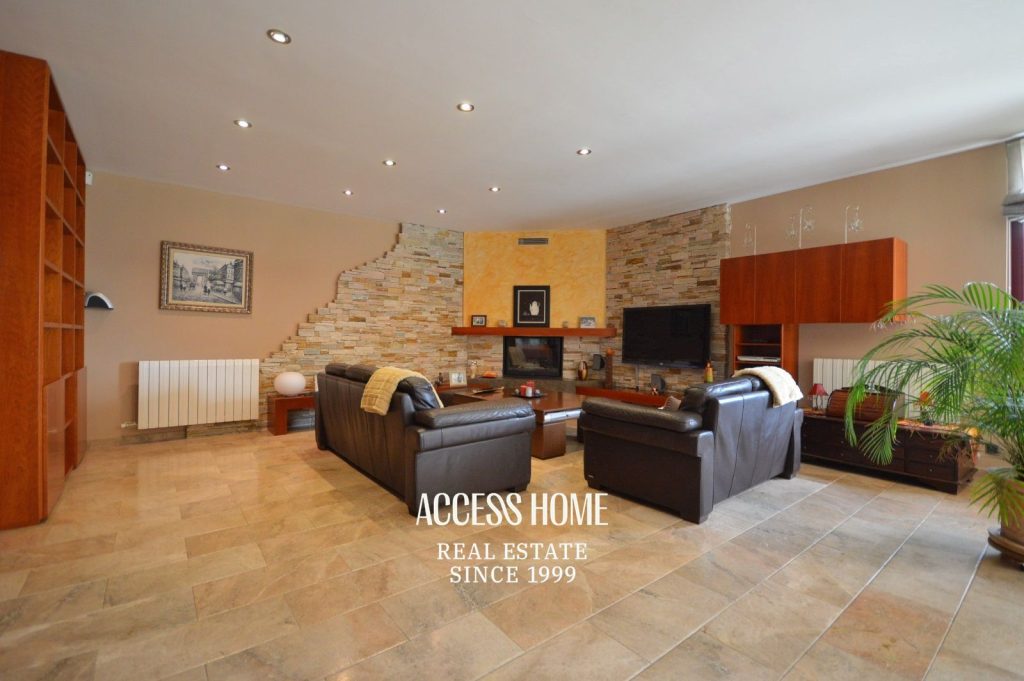 Exclusiva villa con piscina y vistas al mar en Premià de Dalt