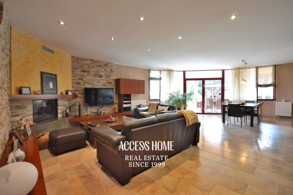 Exclusiva villa con piscina y vistas al mar en Premià de Dalt
