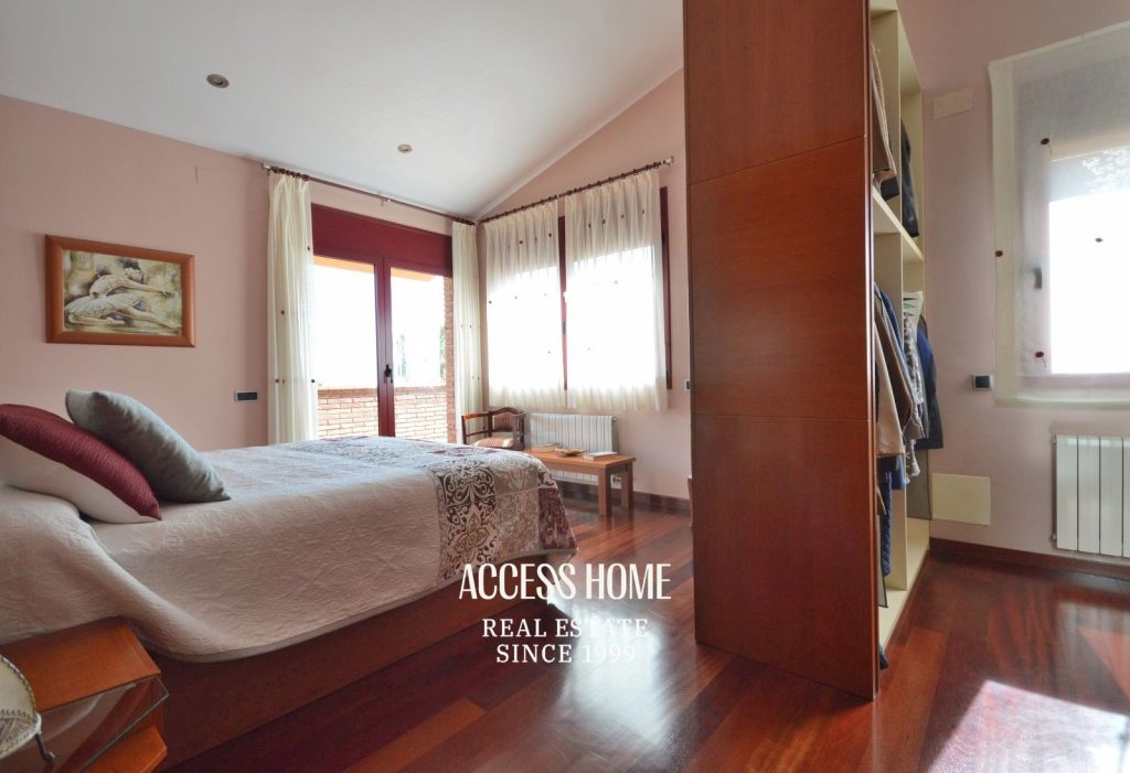 Exclusiva villa con piscina y vistas al mar en Premià de Dalt