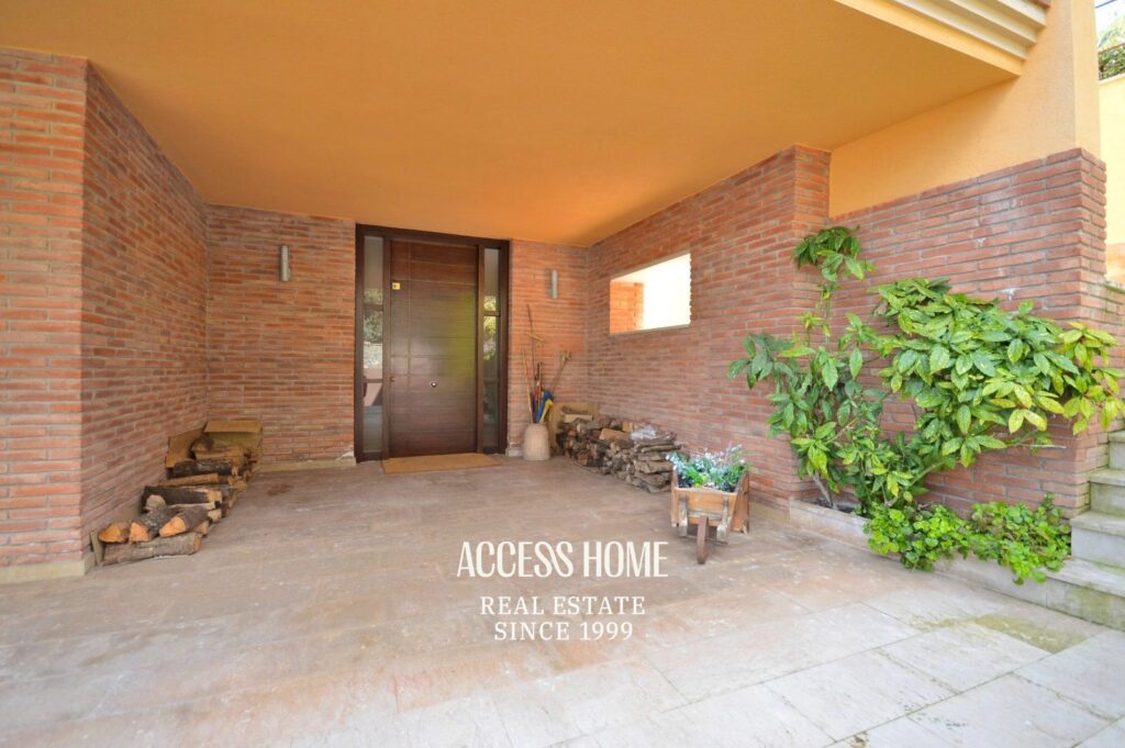 Exclusiva villa con piscina y vistas al mar en Premià de Dalt