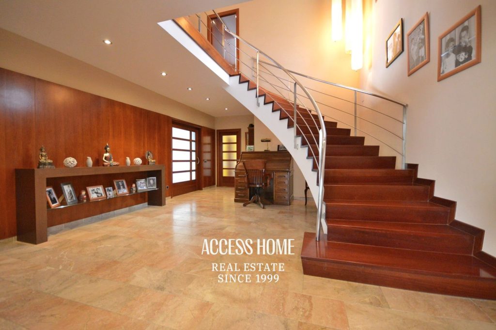 Exclusiva villa con piscina y vistas al mar en Premià de Dalt