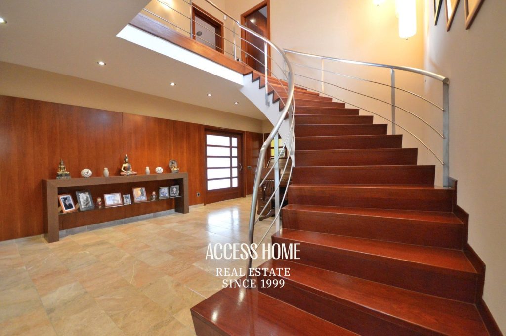Exclusiva villa con piscina y vistas al mar en Premià de Dalt