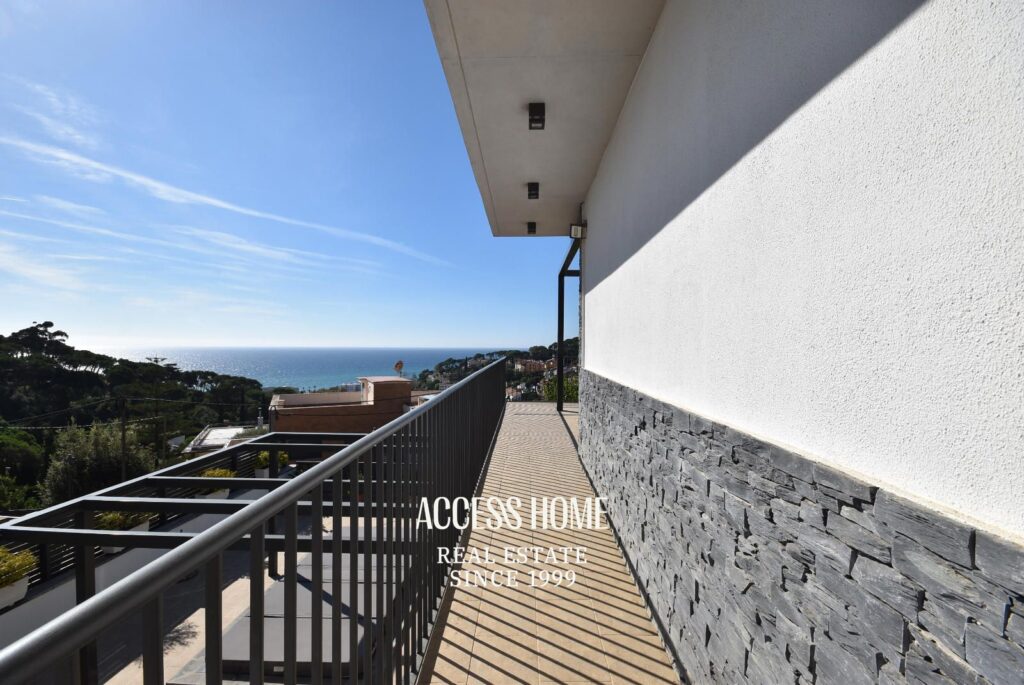 Casa con excelentes acabados y vistas a mar en Caldes d’Estrac