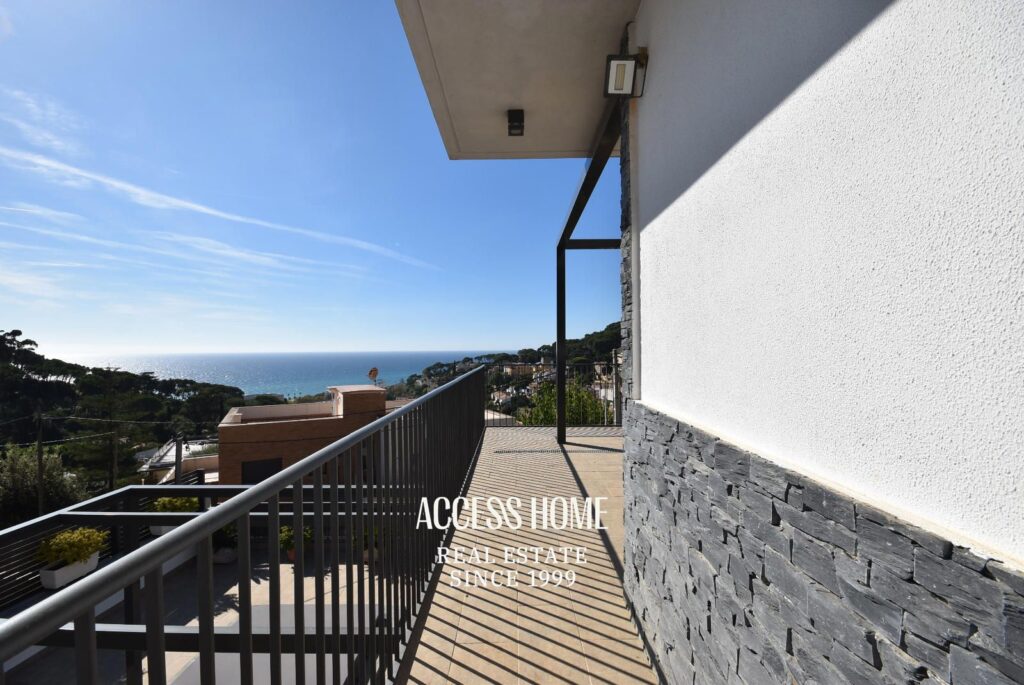 Casa con excelentes acabados y vistas a mar en Caldes d’Estrac