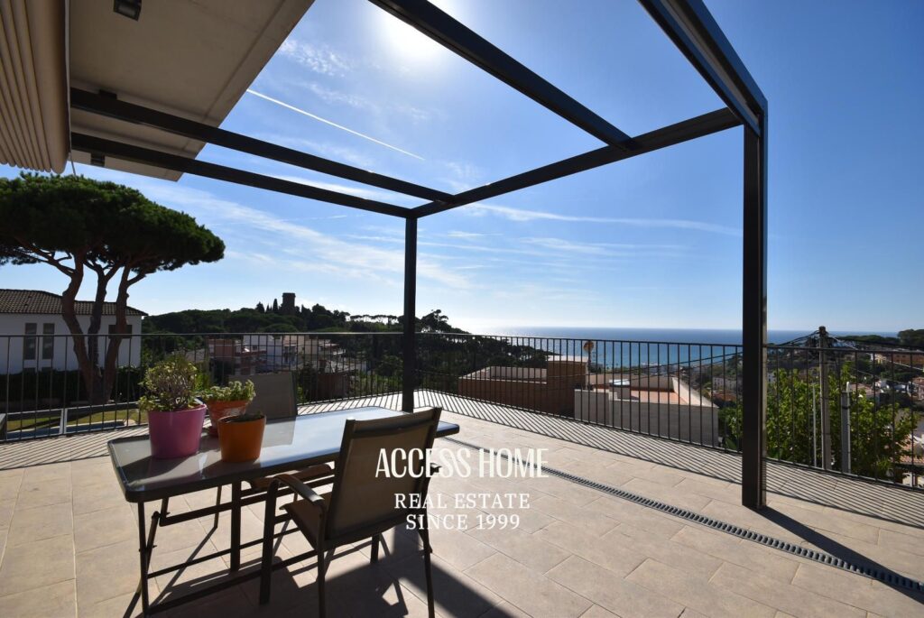 Casa con excelentes acabados y vistas a mar en Caldes d’Estrac