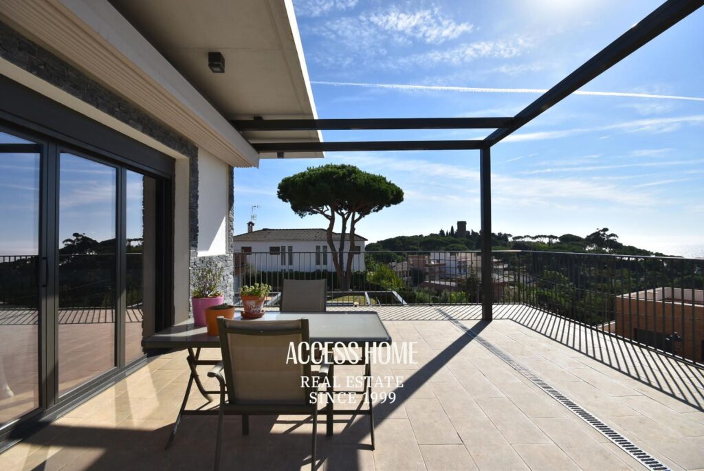 Casa con excelentes acabados y vistas a mar en Caldes d’Estrac