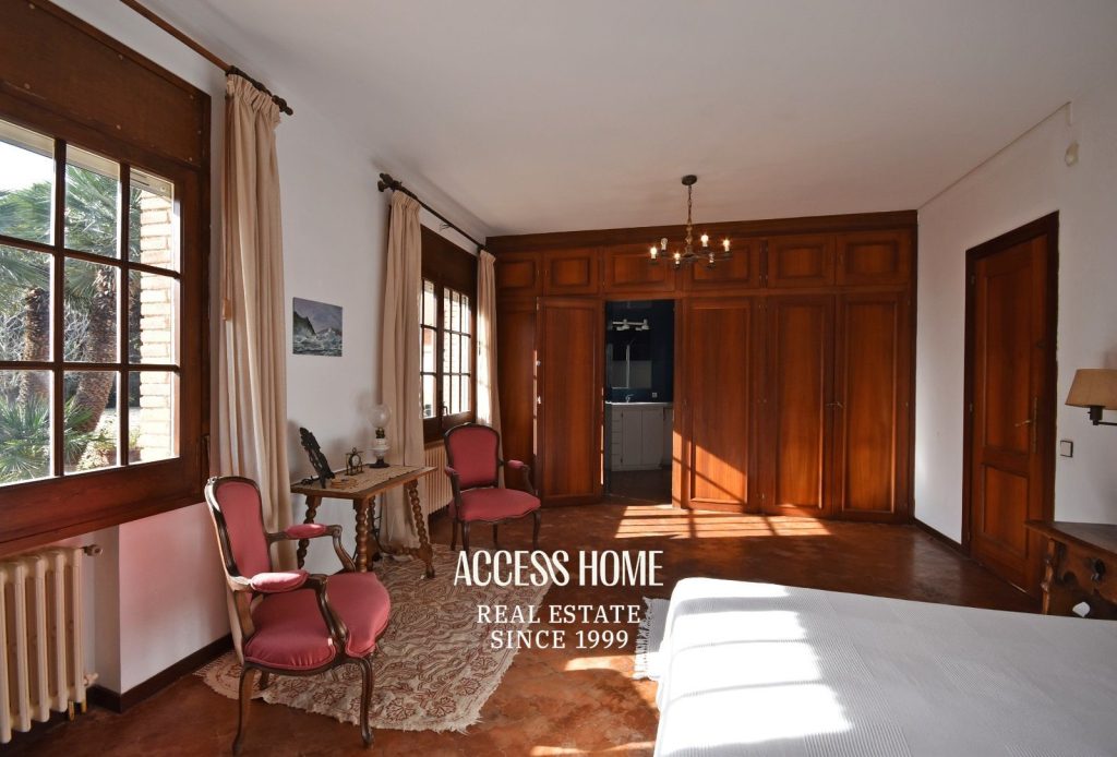 Casa con piscina y amplia parcela en Sant Vicenç de Montalt