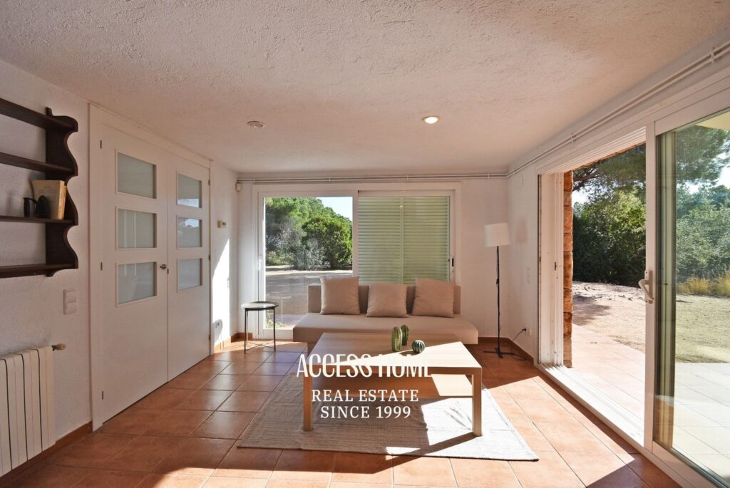 Casa con piscina y amplia parcela en Sant Vicenç de Montalt