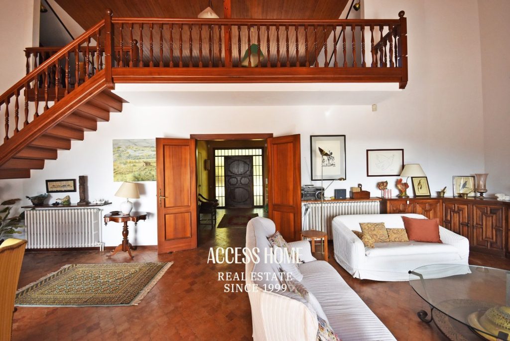 Casa con piscina y amplia parcela en Sant Vicenç de Montalt