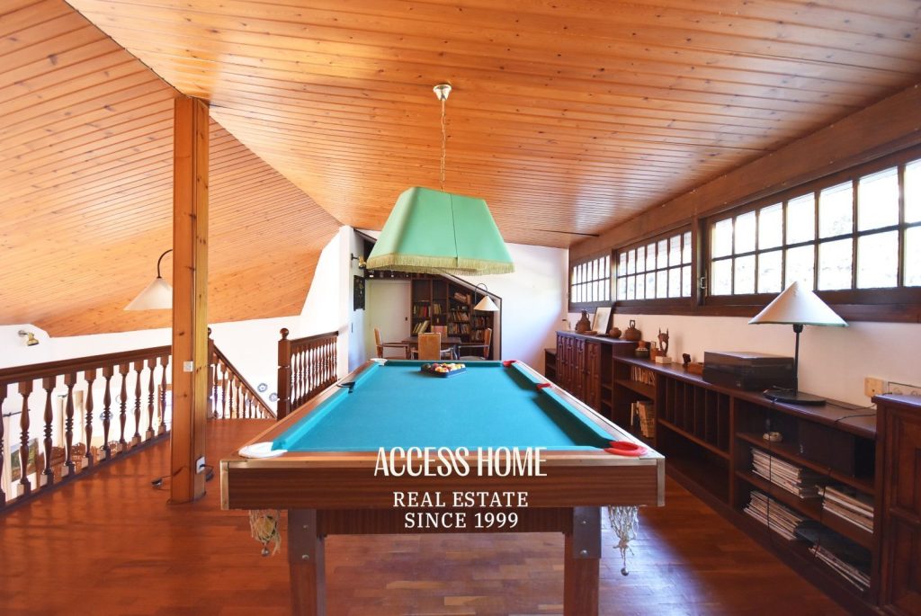 Casa con piscina y amplia parcela en Sant Vicenç de Montalt