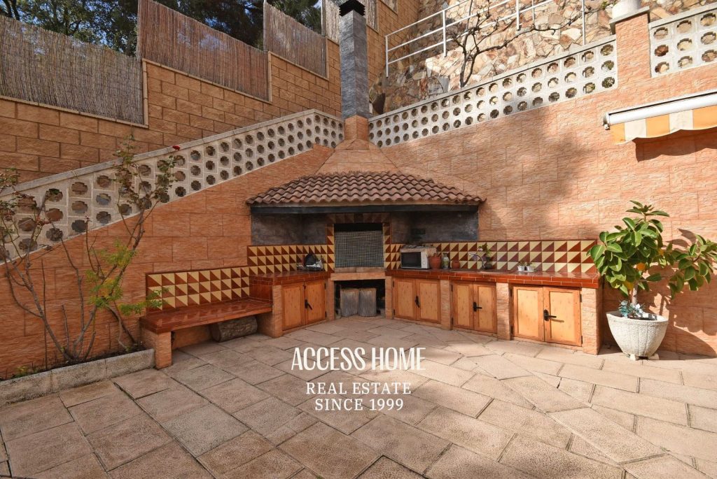 Casa con vistas al mar y piscina en venta en Arenys de Munt , 260 m² y parcela de 1.033 m²