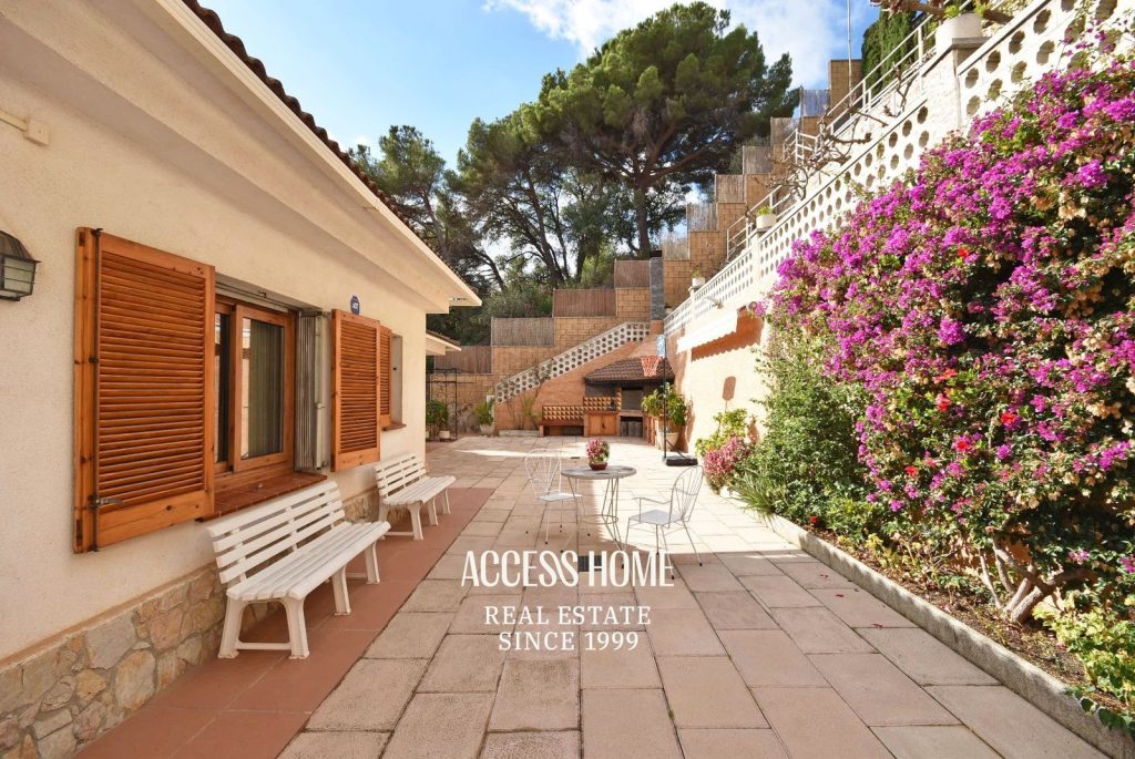 Casa con vistas al mar y piscina en venta en Arenys de Munt , 260 m² y parcela de 1.033 m²