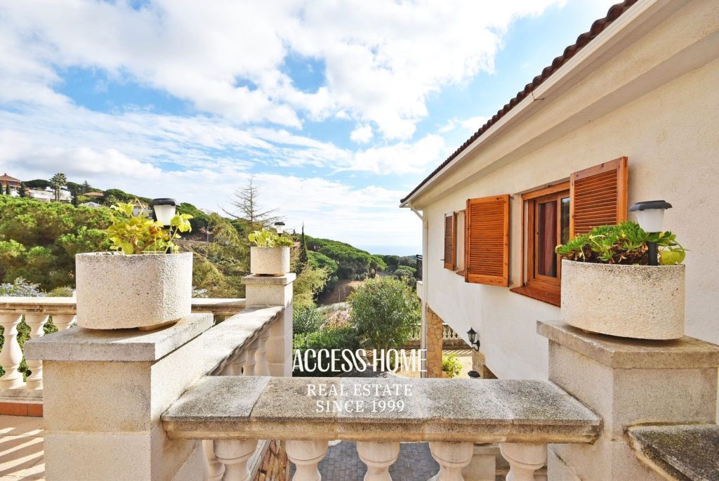 Casa con vistas al mar y piscina en venta en Arenys de Munt , 260 m² y parcela de 1.033 m²