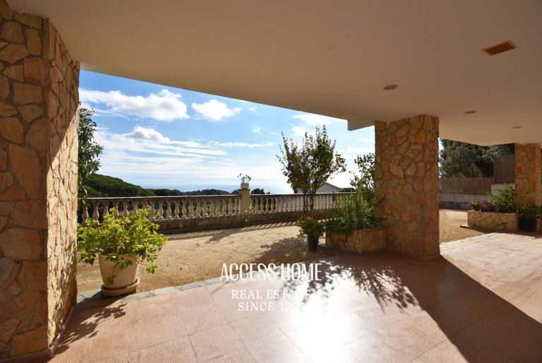 Casa con vistas al mar y piscina en venta en Arenys de Munt , 260 m² y parcela de 1.033 m²