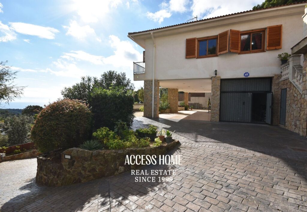 Casa con vistas al mar y piscina en venta en Arenys de Munt , 260 m² y parcela de 1.033 m²