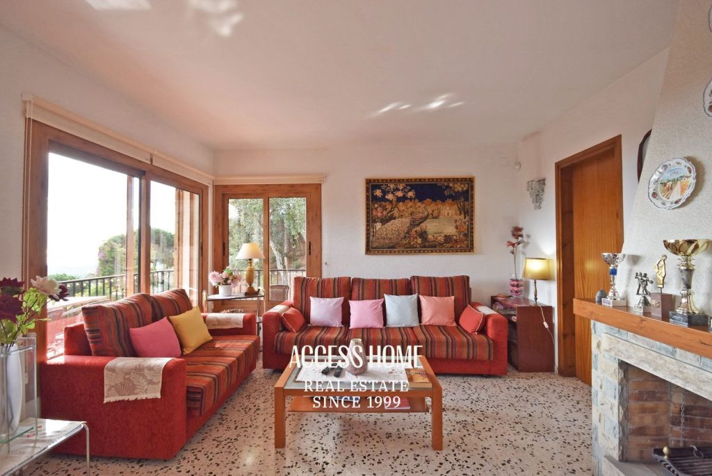 Casa con vistas al mar y piscina en venta en Arenys de Munt , 260 m² y parcela de 1.033 m²