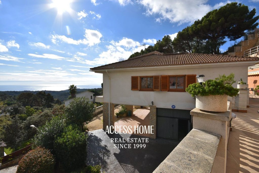 Casa con vistas al mar y piscina en venta en Arenys de Munt , 260 m² y parcela de 1.033 m²