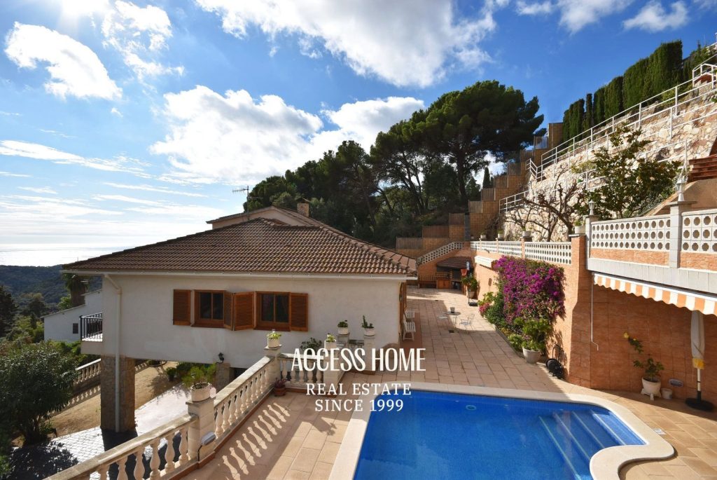 Casa con vistas al mar y piscina en venta en Arenys de Munt , 260 m² y parcela de 1.033 m²