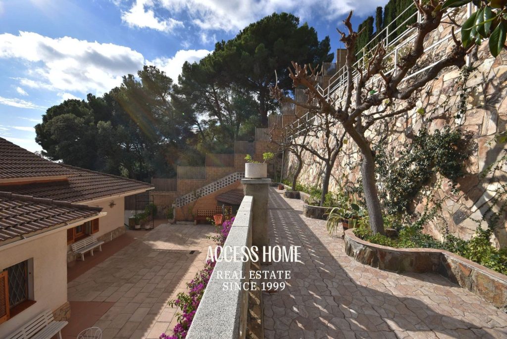 Casa con vistas al mar y piscina en venta en Arenys de Munt , 260 m² y parcela de 1.033 m²