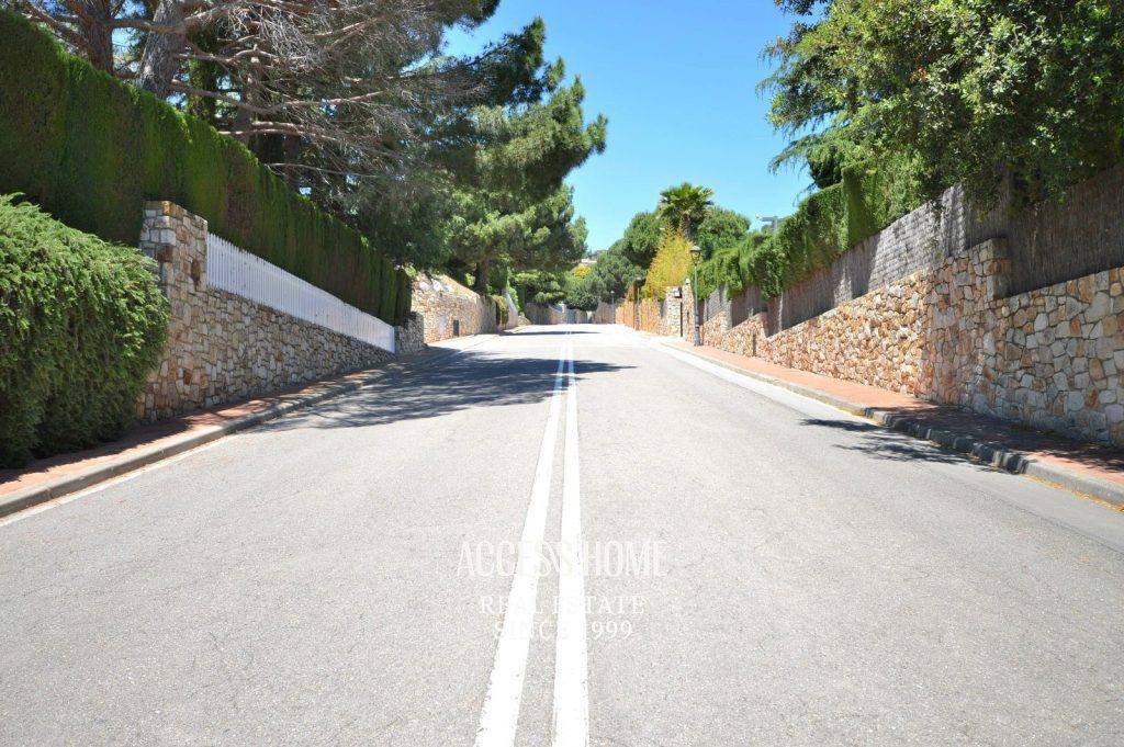 Parcela RESIDENCIAL a la venta en urbanización esta zona