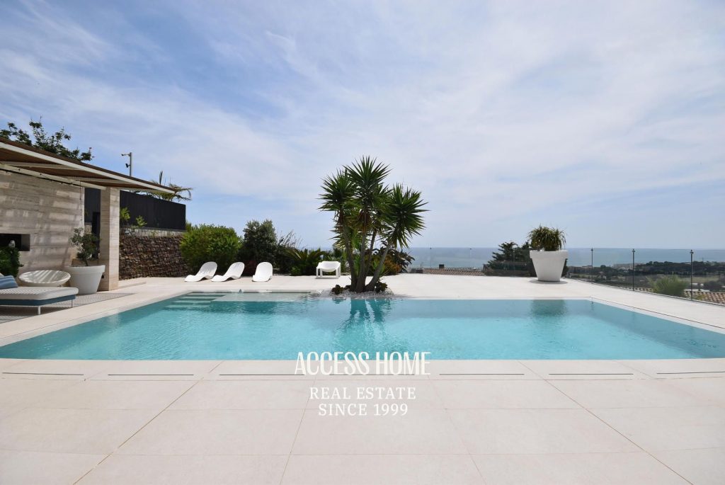 Exclusiva casa con vistas panorámicas a mar en Sant Vicenç de Montalt