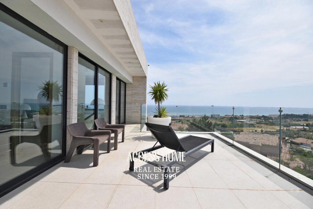 Exclusiva casa con vistas panorámicas a mar en Sant Vicenç de Montalt