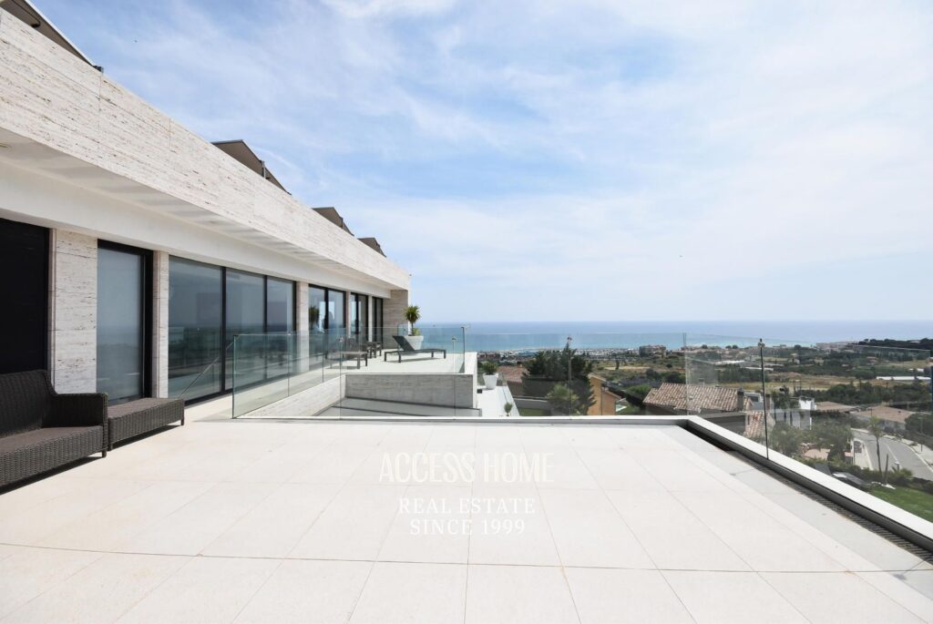 Exclusiva casa con vistas panorámicas a mar en Sant Vicenç de Montalt