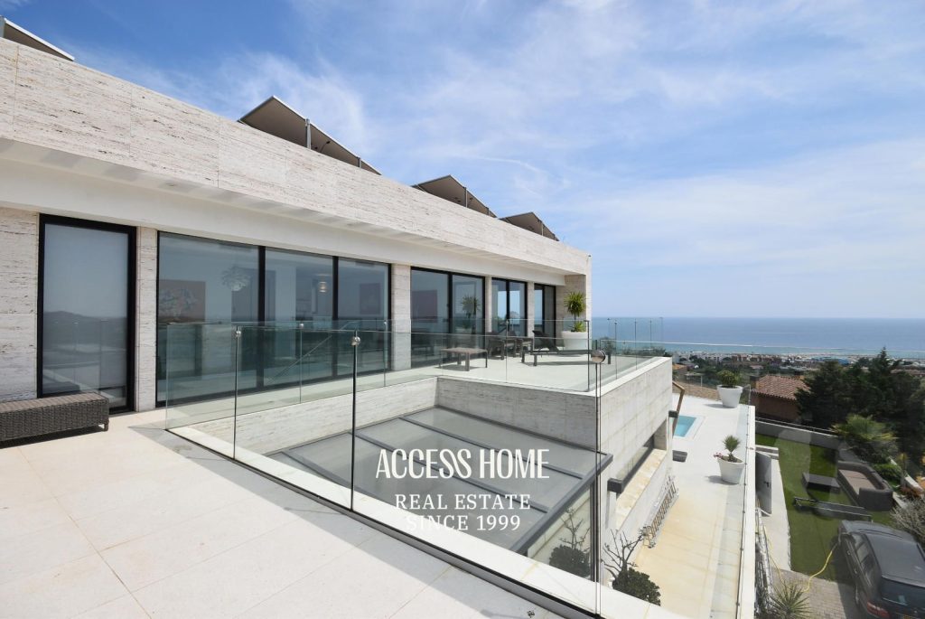 Exclusiva casa con vistas panorámicas a mar en Sant Vicenç de Montalt