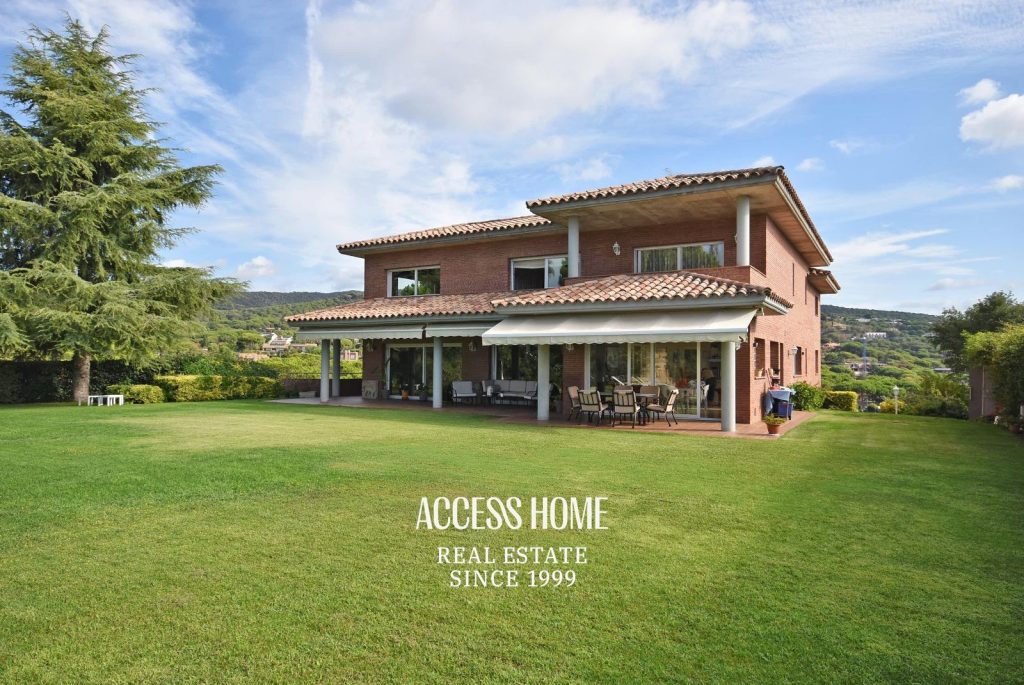 Villa en Rocaferrera con amplia parcela