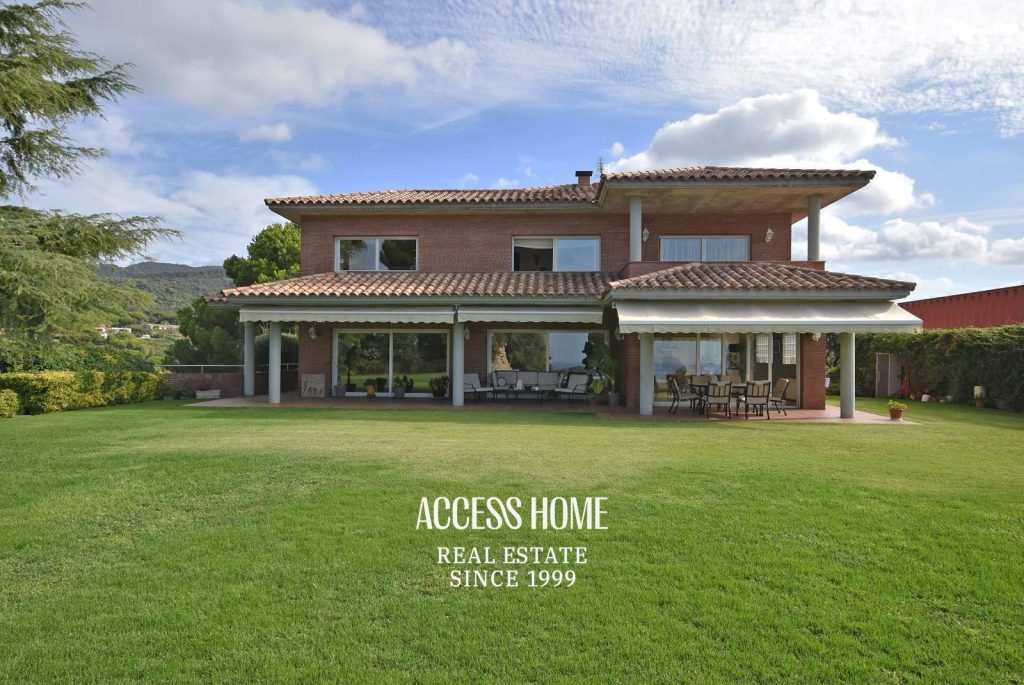 Villa en Rocaferrera con amplia parcela