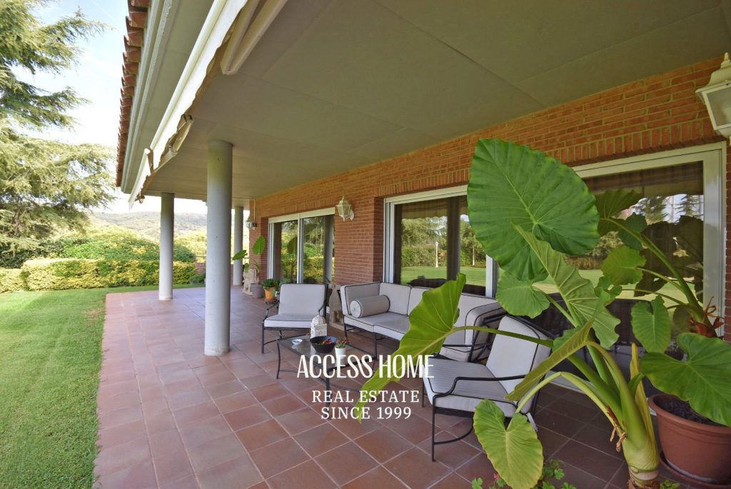 Villa en Rocaferrera con amplia parcela
