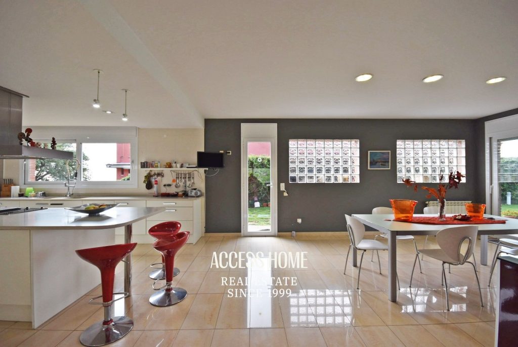 Villa en Rocaferrera con amplia parcela
