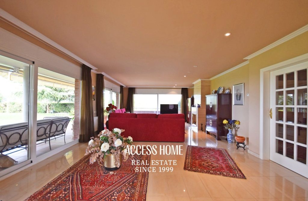 Villa en Rocaferrera con amplia parcela