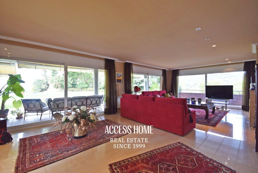 Villa en Rocaferrera con amplia parcela