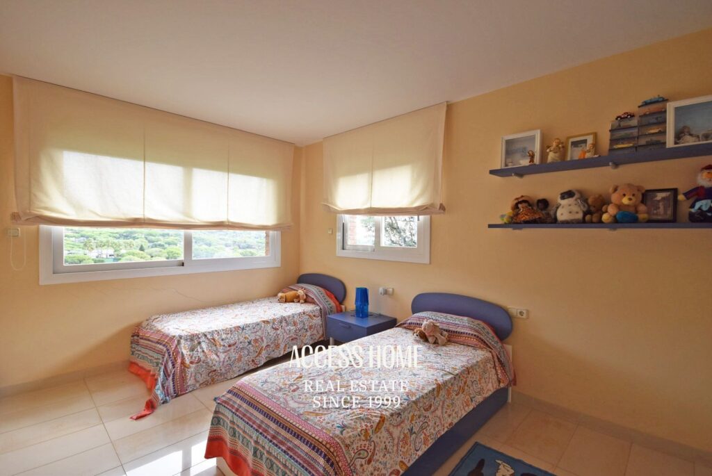 Villa en Rocaferrera con amplia parcela