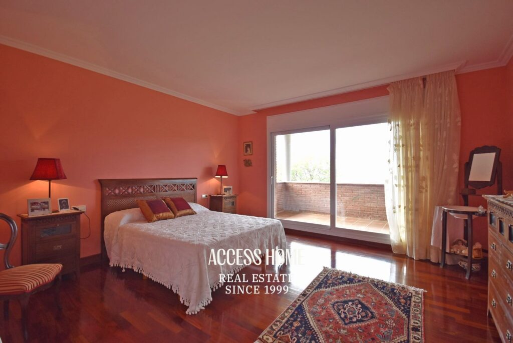 Villa en Rocaferrera con amplia parcela