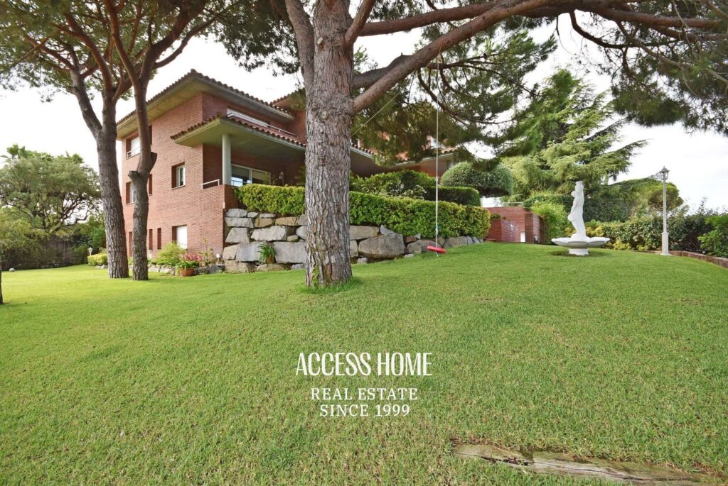 Villa en Rocaferrera con amplia parcela