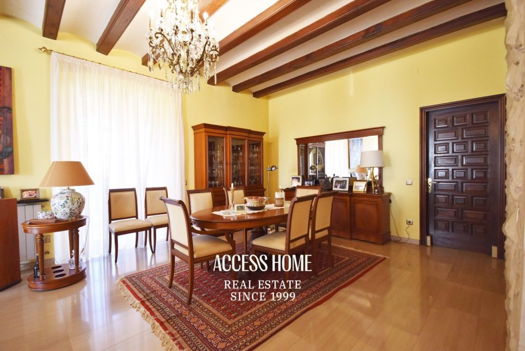 Casa señorial restaurada en el centro de Teià