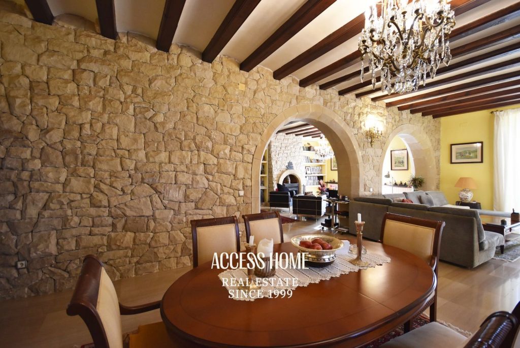 Casa señorial restaurada en el centro de Teià