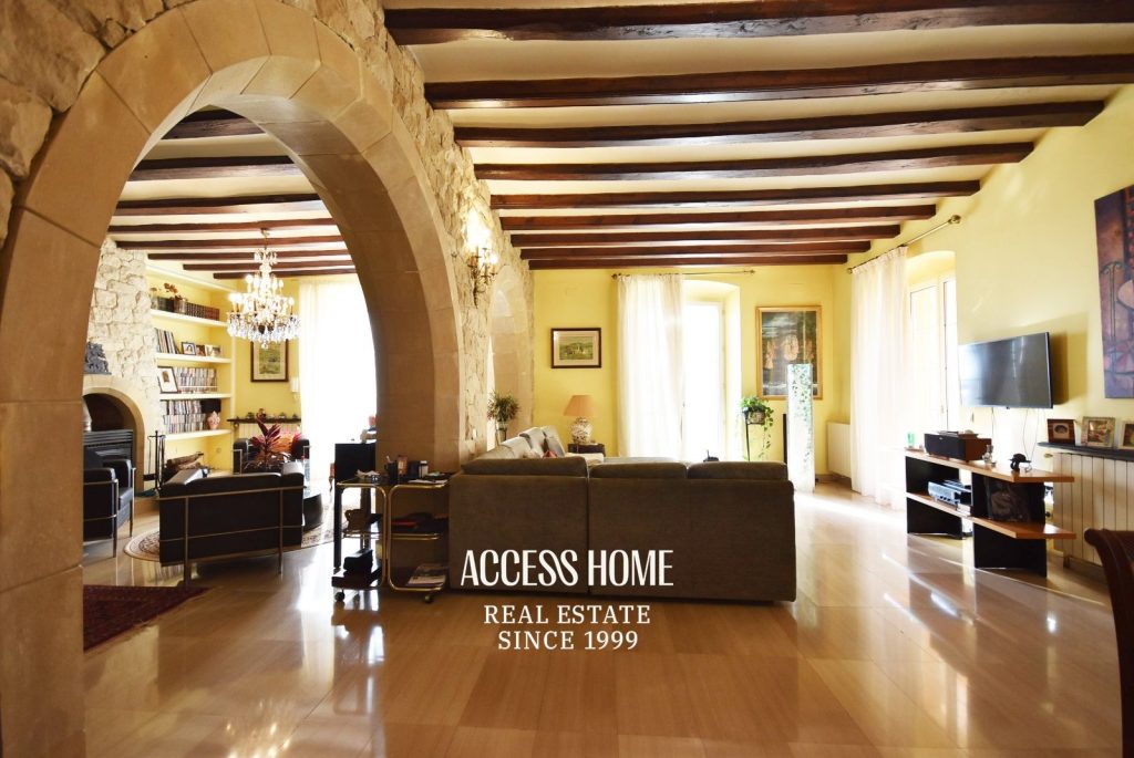 Casa señorial restaurada en el centro de Teià