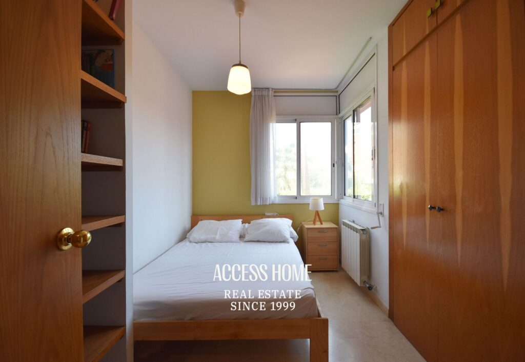Casa esquinera con piscina en Sant Vicenç de Montalt cerca de la playa