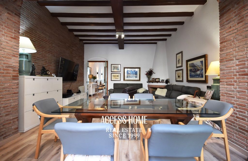 Casa de estilo modernista frente al mar en El Masnou
