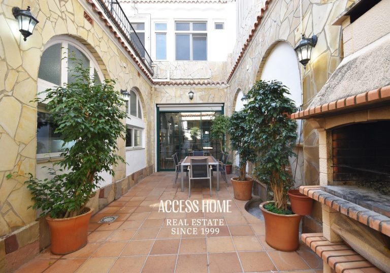 Casa de estilo modernista frente al mar en El Masnou