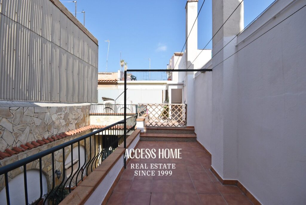Casa de estilo modernista frente al mar en El Masnou